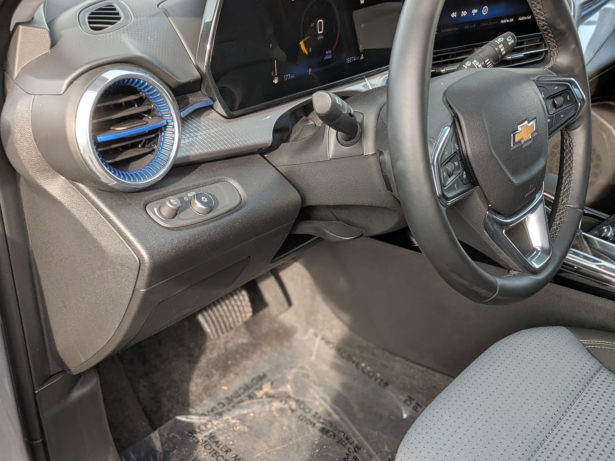 Certified 2025 Chevrolet Trax LT w/ LT Convenience Package image 17