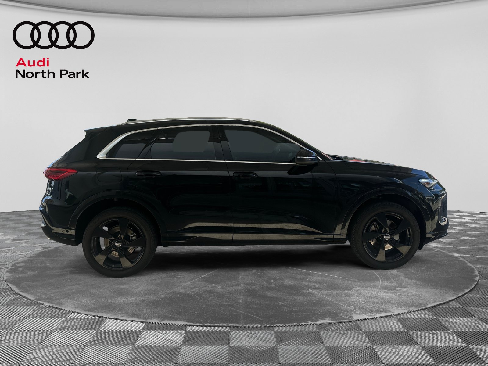 Used 2025 Audi Q5 Premium Plus AWD/4WD image 6