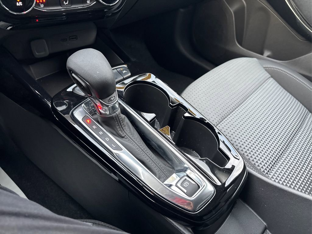 Used 2024 Chevrolet Trax LT w/ Driver Confidence Package image 31