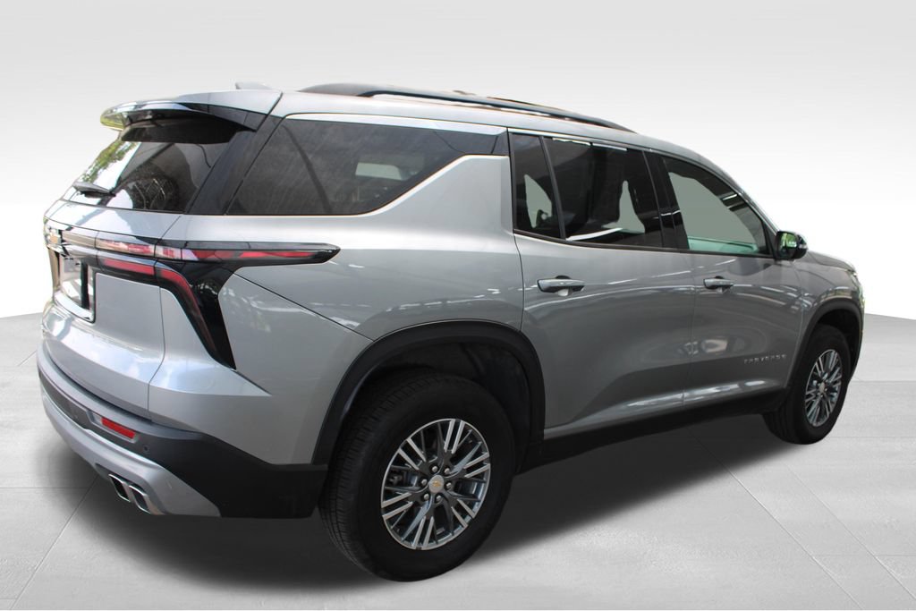 Used 2025 Chevrolet Traverse LT AWD/4WD image 16