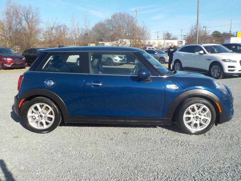 Used 2015 MINI Cooper S image 6