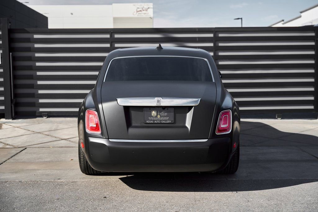 Used 2025 Rolls-Royce Phantom Sedan RWD image 17