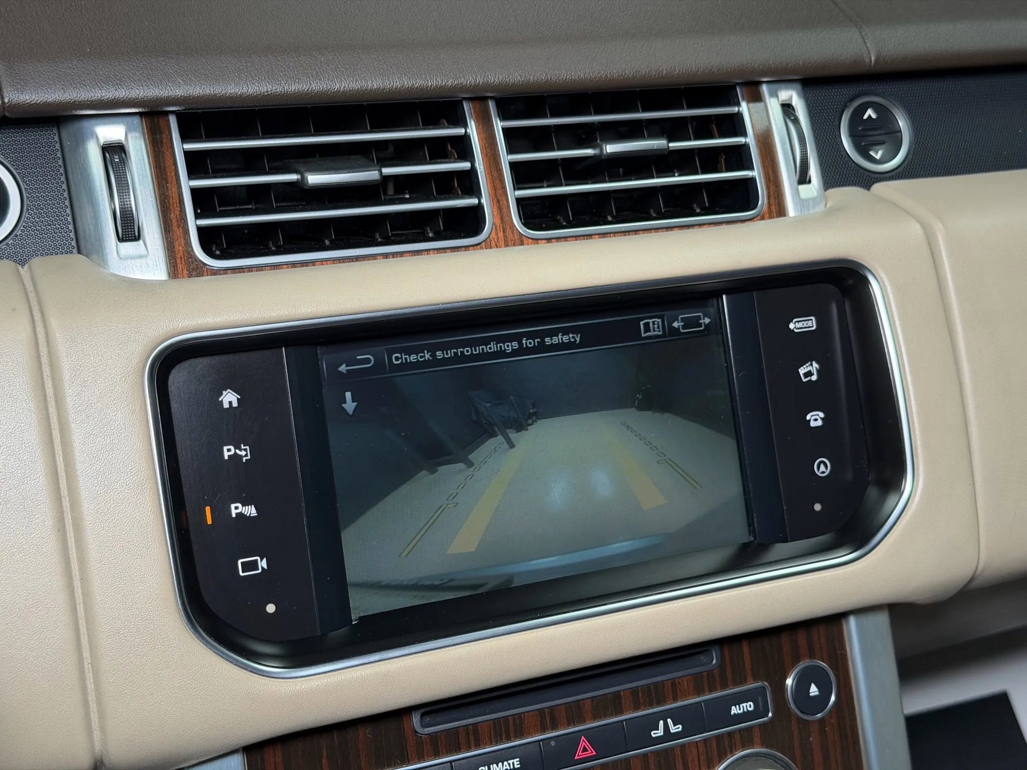 Used 2016 Land Rover Range Rover HSE image 51