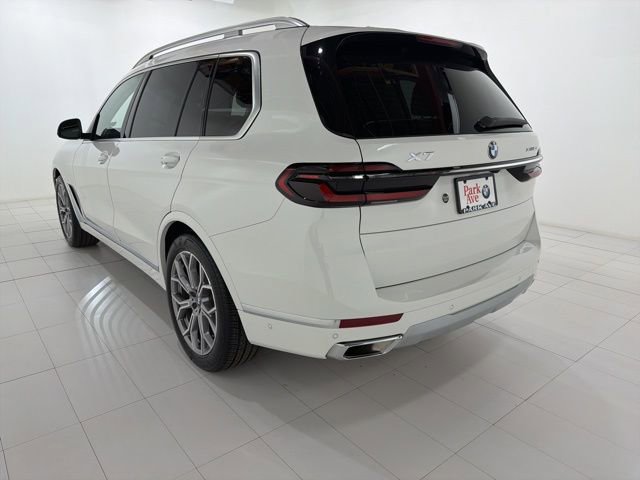 Used 2026 BMW X7 xDrive40i w/ Premium Package image 3