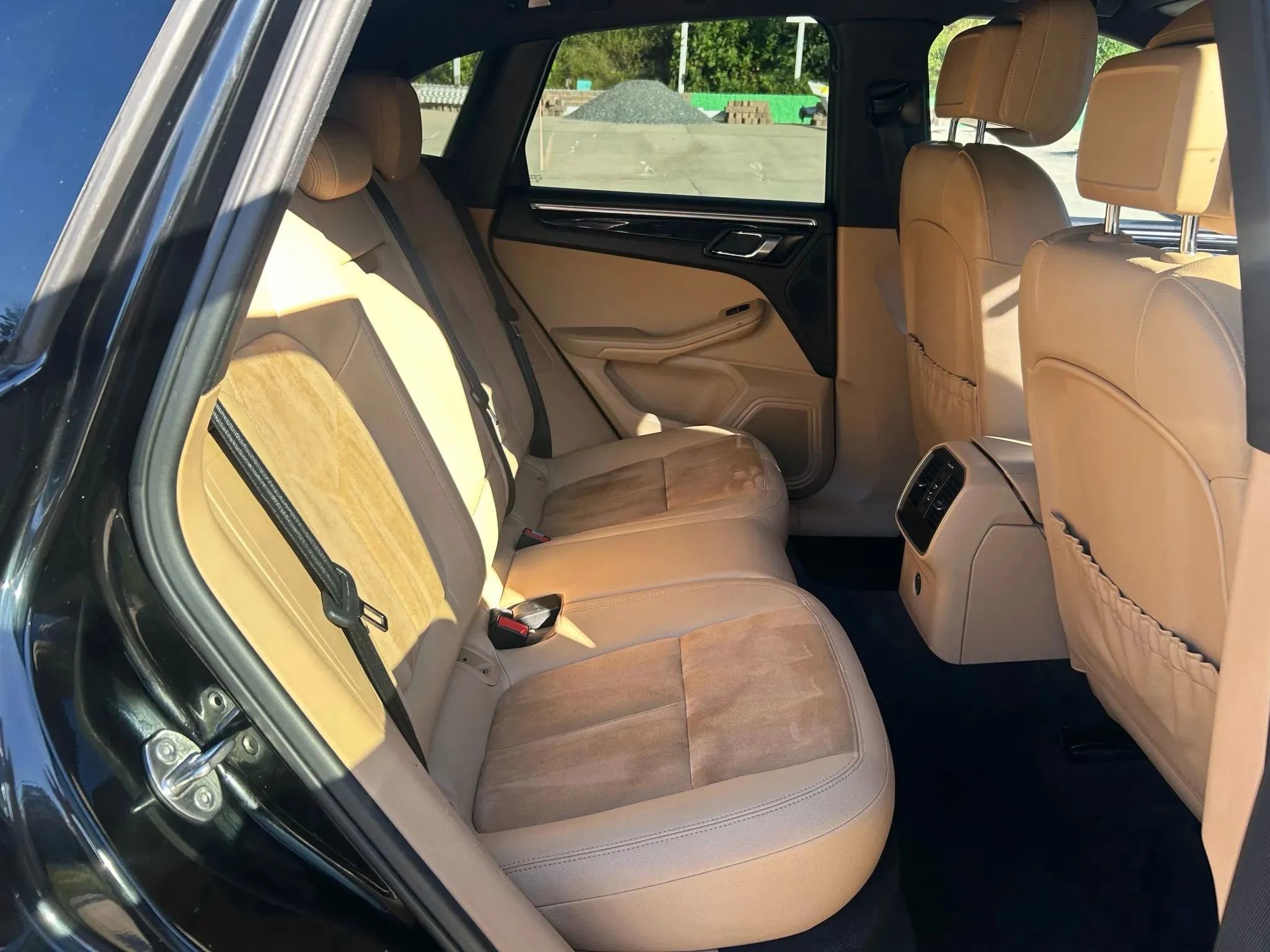 Used 2018 Porsche Macan AWD/4WD image 17