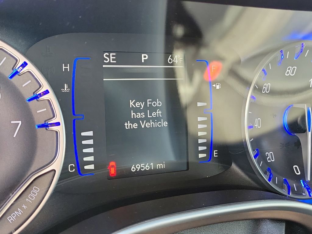 Used 2022 Chrysler Voyager LX image 25