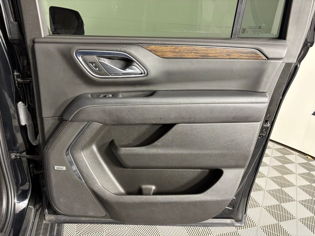 Used 2022 Chevrolet Suburban Premier image 54