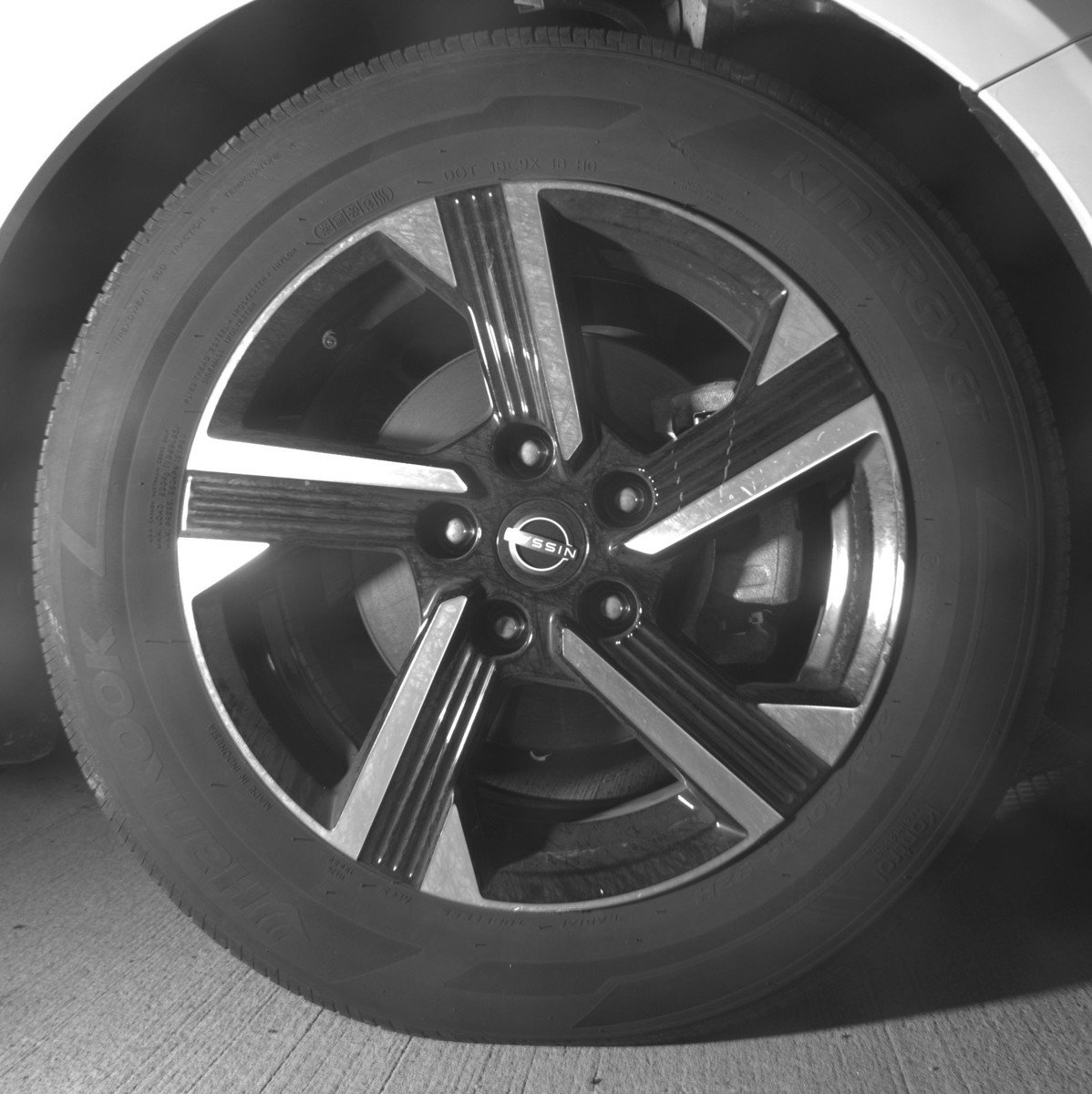 Used 2025 Nissan Sentra SV image 13