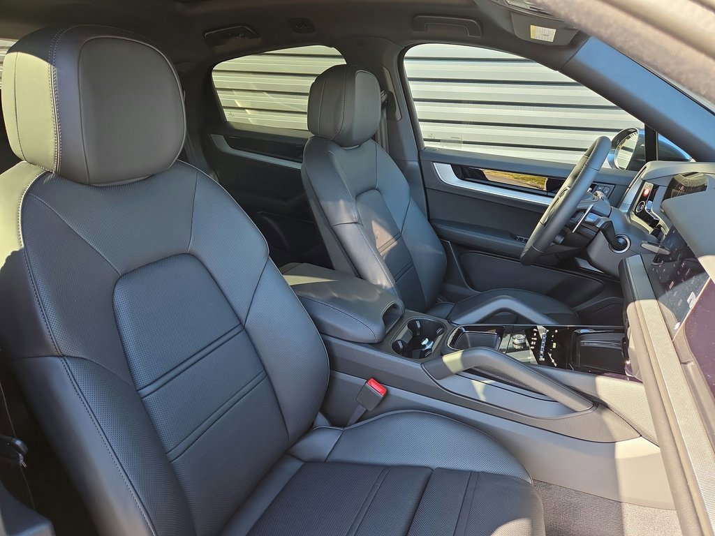 New 2026 Porsche Cayenne Coupe image 19