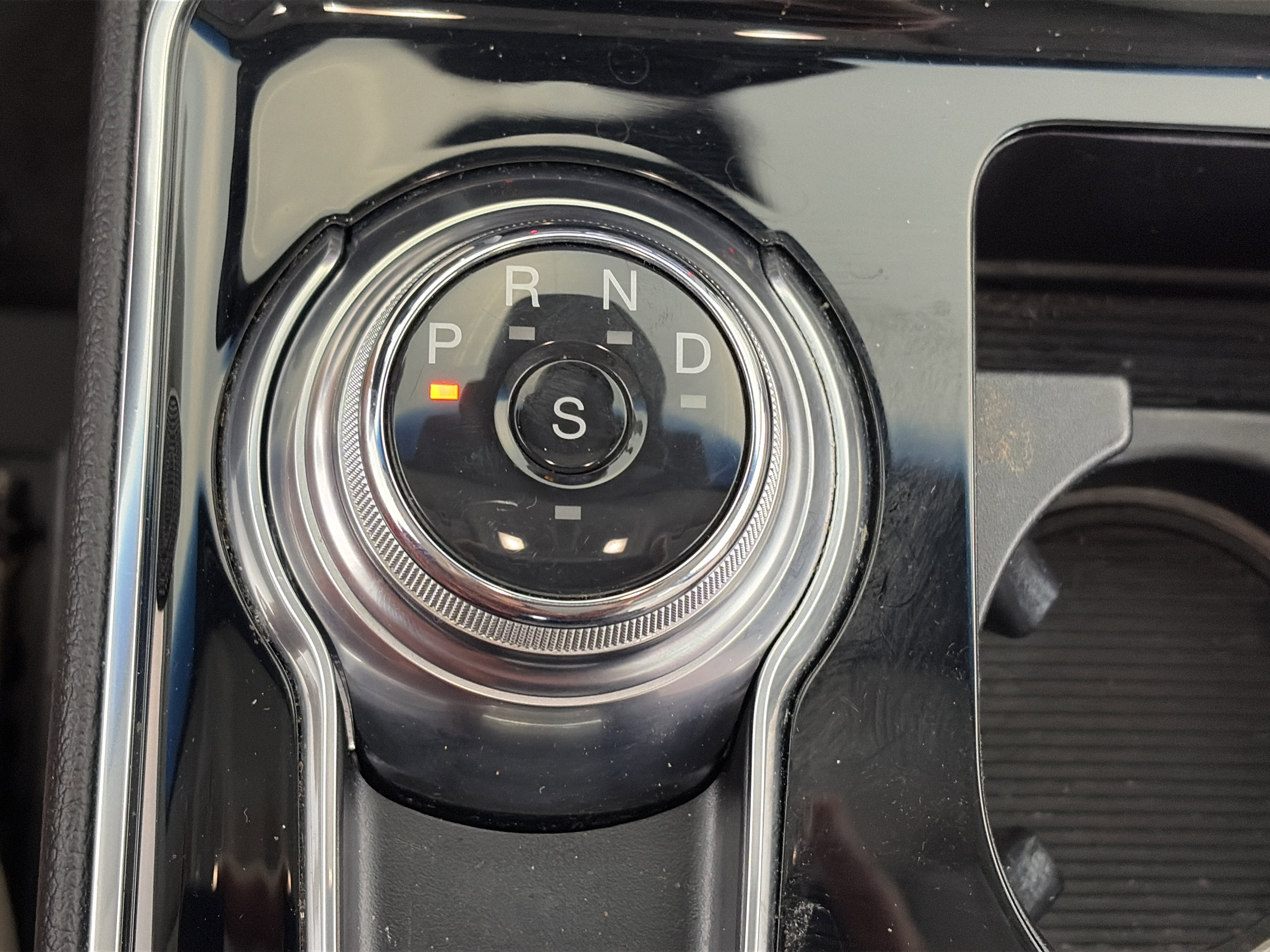 Used 2019 Ford Edge Titanium w/ Cold Weather Package image 28