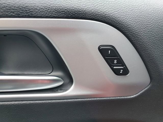 Used 2025 Chrysler Pacifica Limited image 20