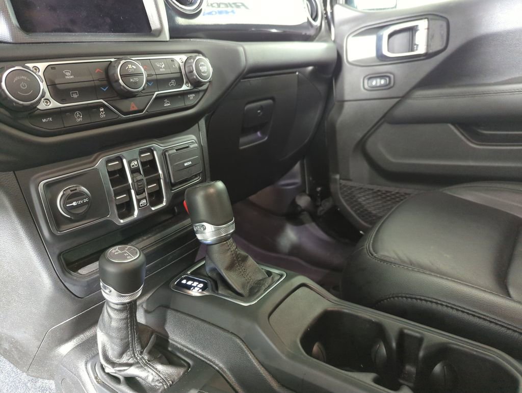 Used 2023 Jeep Wrangler Altitude image 19