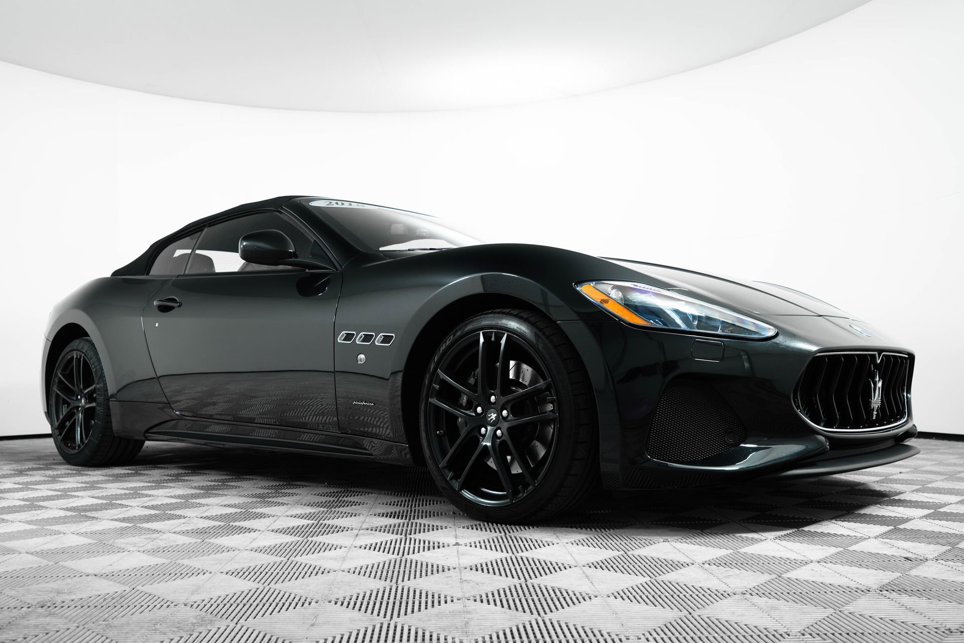 Used 2018 Maserati GranTurismo Sport image 2