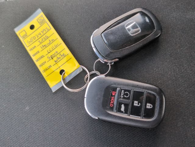 Used 2025 Honda Civic Sport image 32