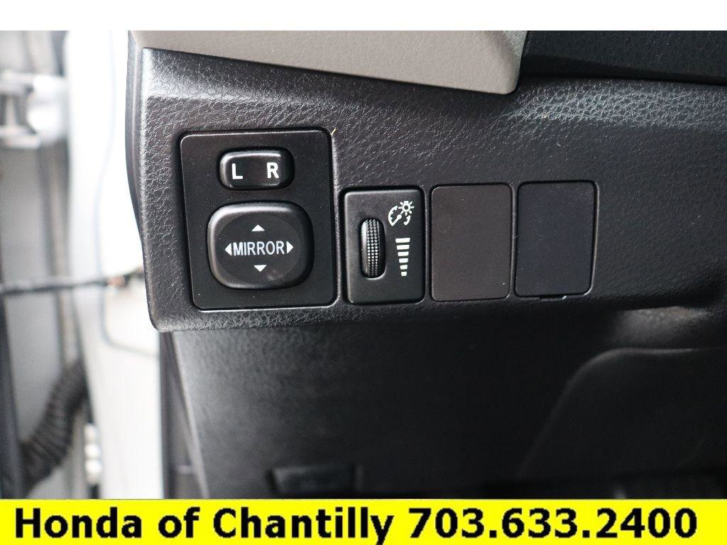 Used 2014 Toyota Corolla LE image 19