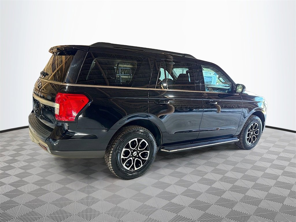 Used 2023 Ford Expedition XLT image 6