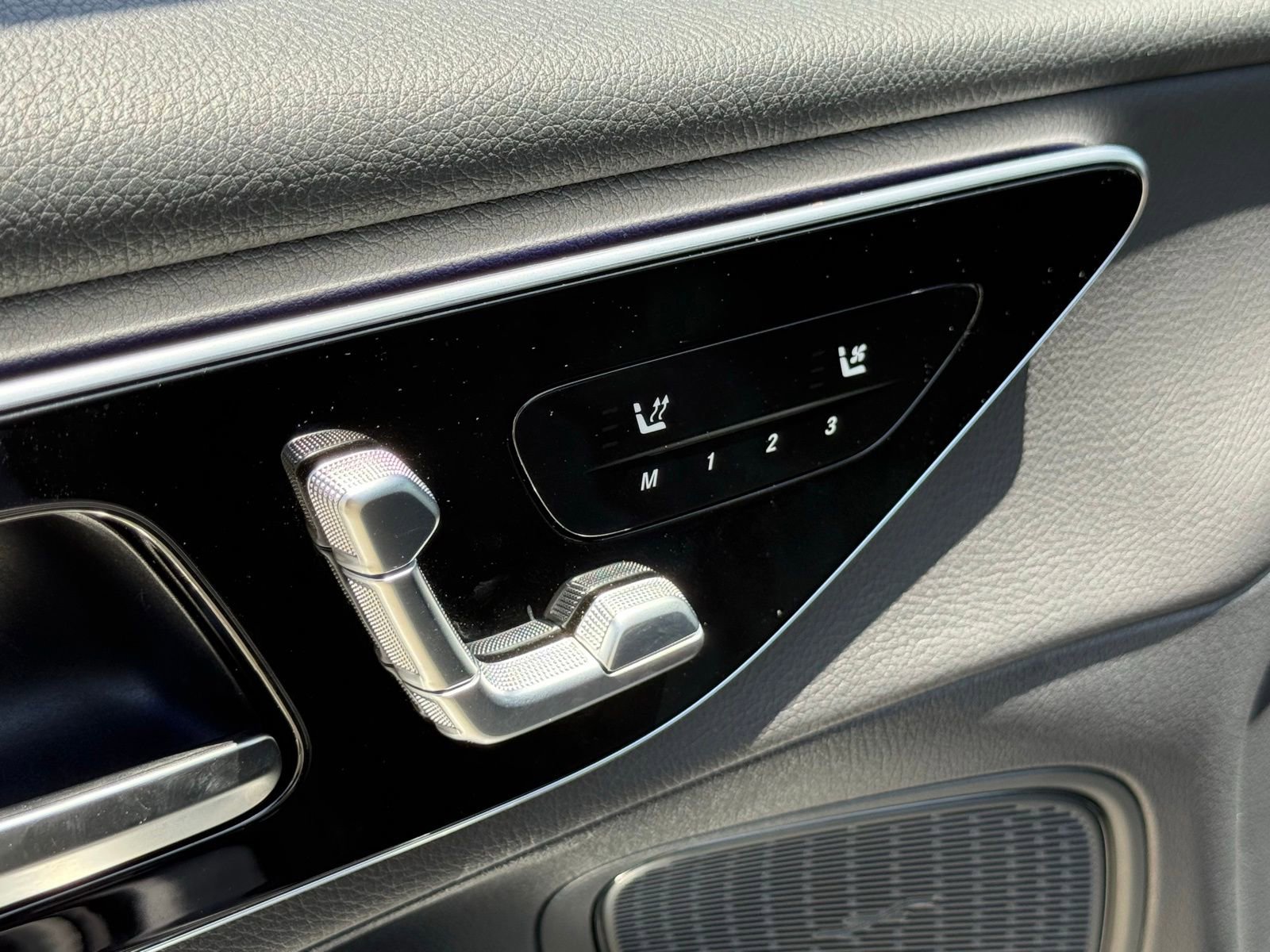 Used 2026 Mercedes-Benz GLC 300 image 22