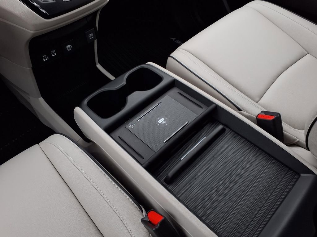 New 2026 Honda Odyssey Touring image 17