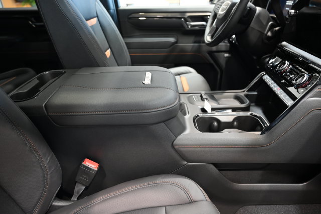 New 2026 GMC Sierra 3500 AT4 w/ AT4 Premium Plus Package AWD/4WD image 25