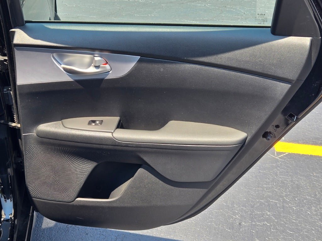 Used 2024 Kia Forte LXS FWD image 9