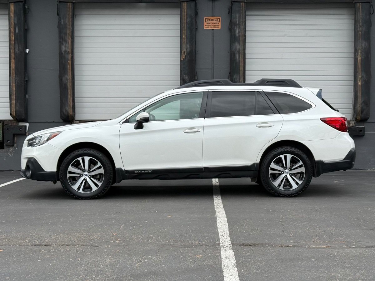 Used 2018 Subaru Outback 2.5i Limited AWD/4WD image 7