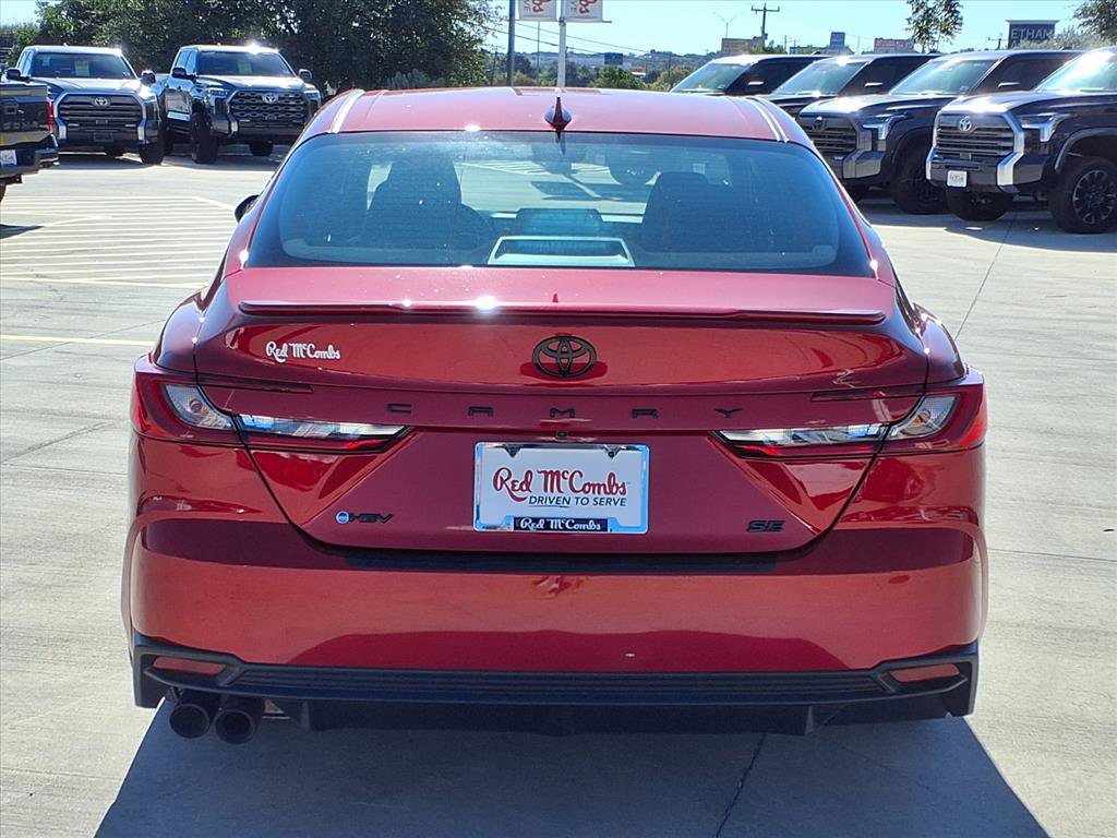 Used 2025 Toyota Camry SE image 6