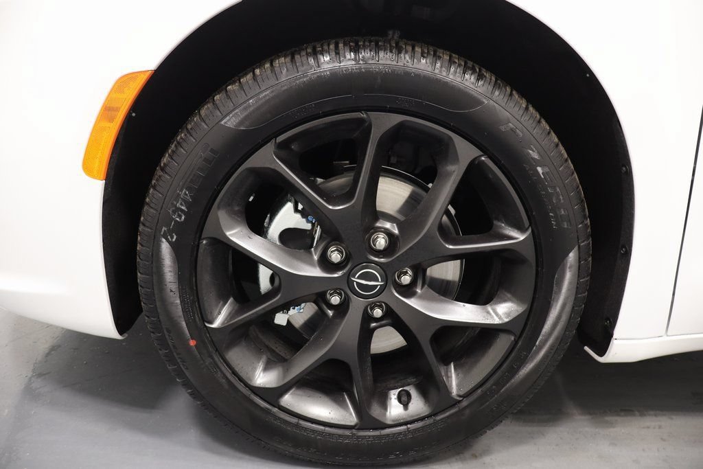 New 2026 Chrysler Pacifica Select w/ S Appearance Package FWD image 23