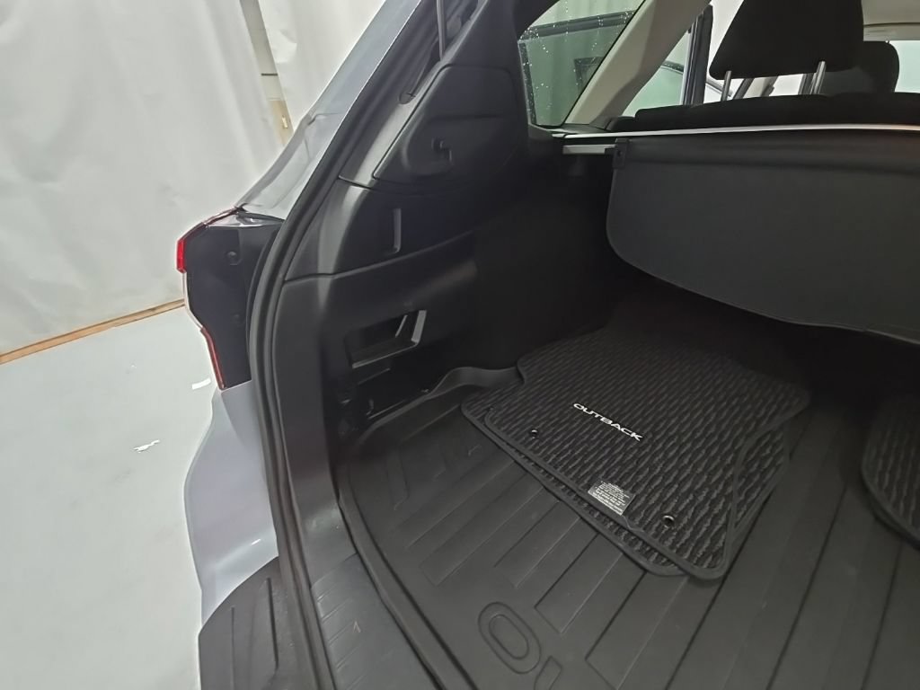 Used 2018 Subaru Outback 2.5i Premium AWD/4WD image 19