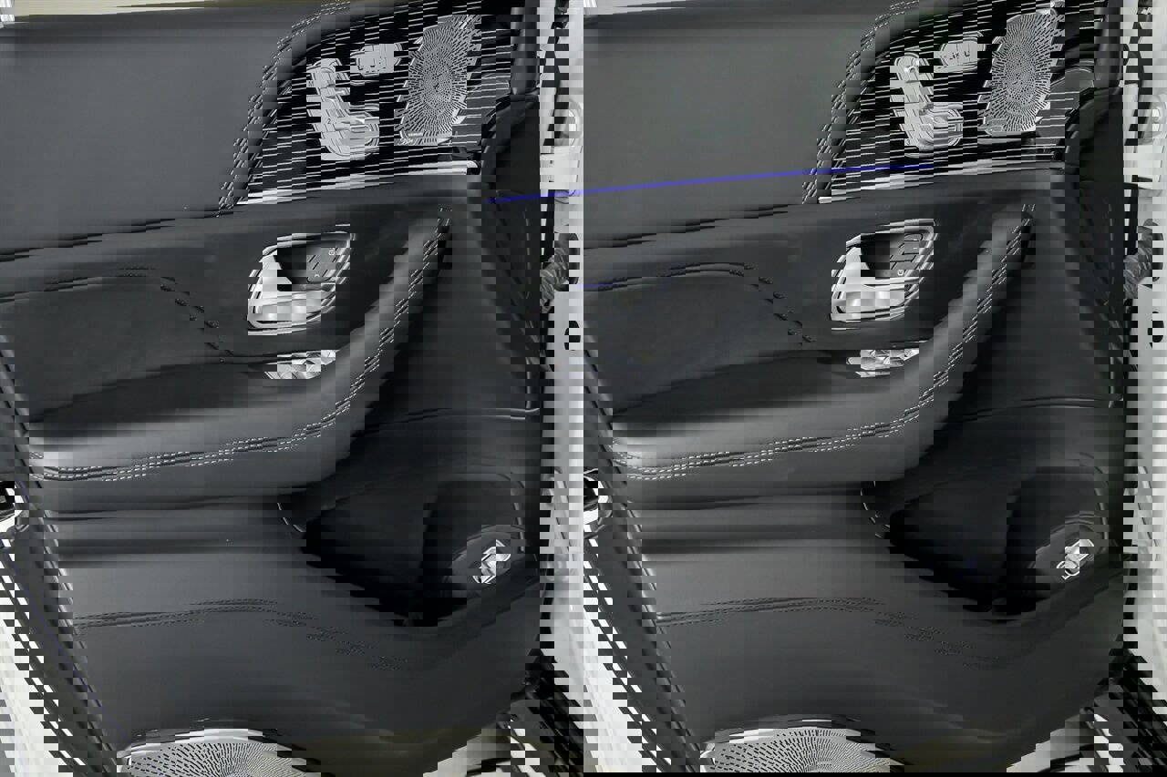 Used 2023 Mercedes-Benz Maybach GLS 600 4MATIC image 18