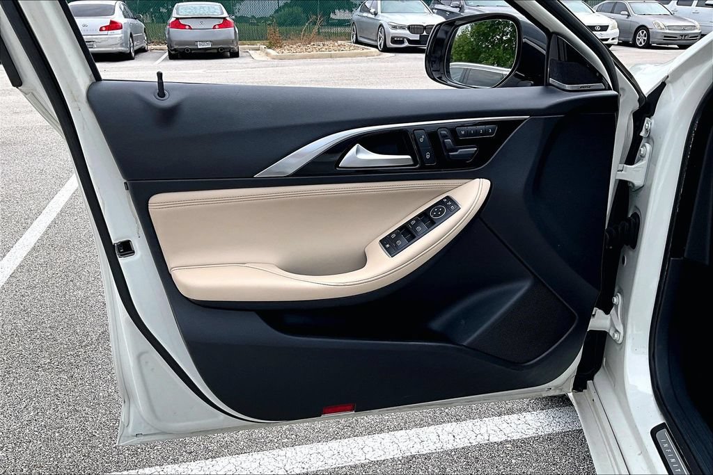 Used 2018 INFINITI QX30 Premium w/ Navigation Package FWD image 25