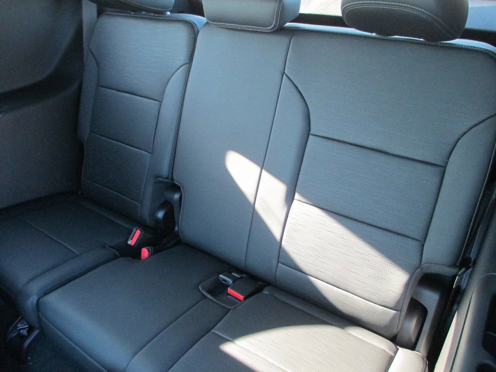 New 2026 Buick Enclave Sport Touring w/ Power Package FWD image 15