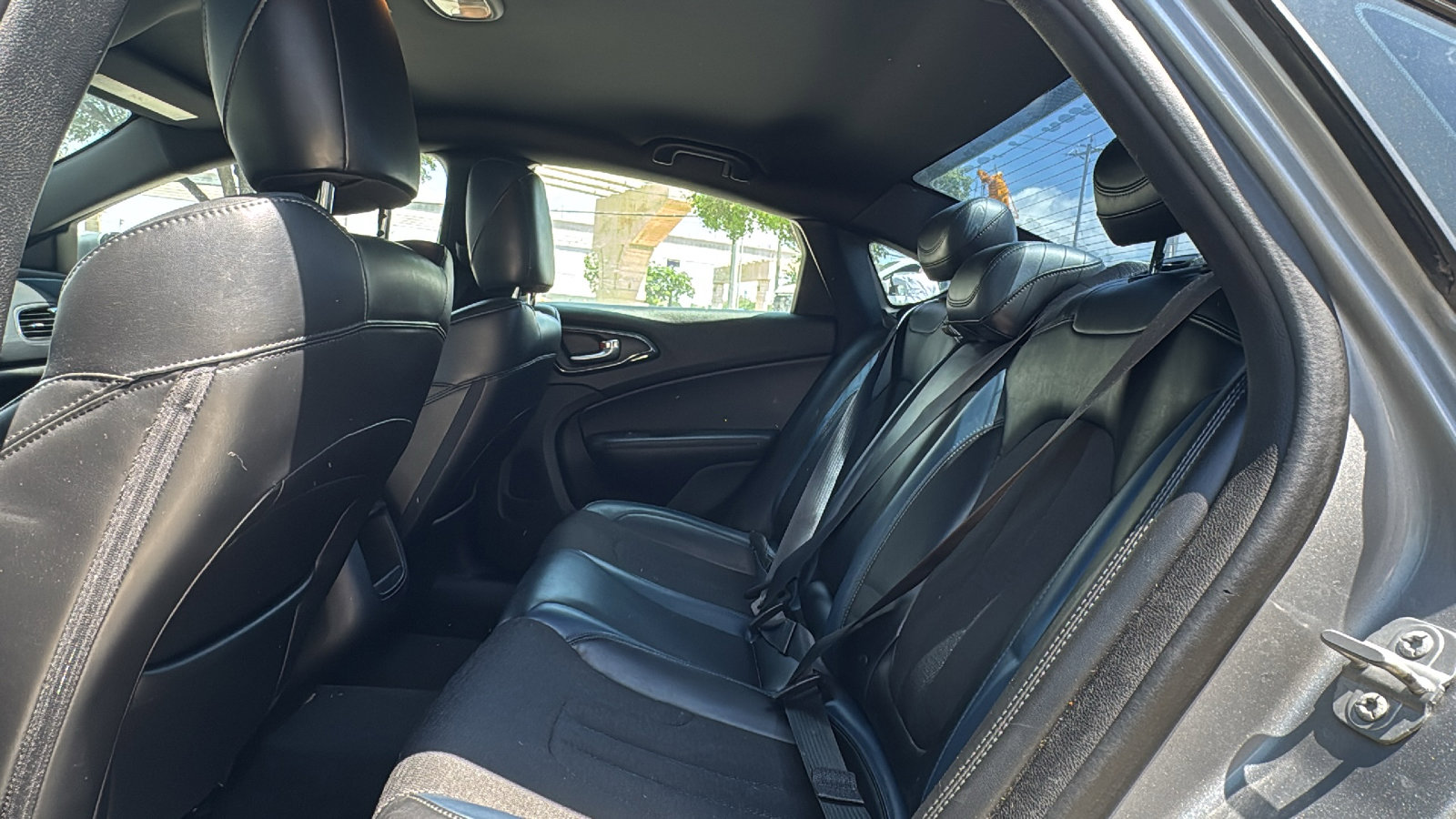 Used 2015 Chrysler 200 S FWD image 17