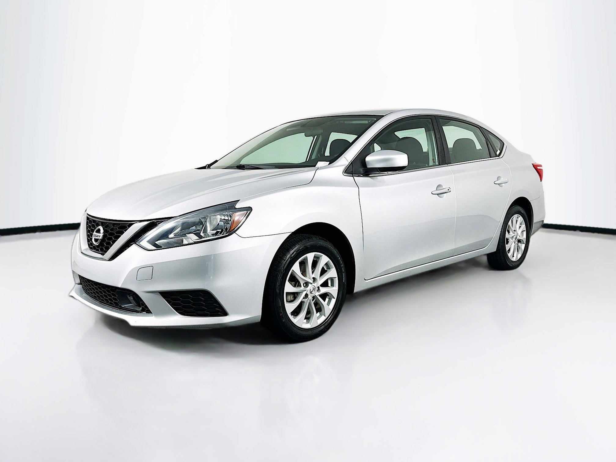 Used 2018 Nissan Sentra SV image 3