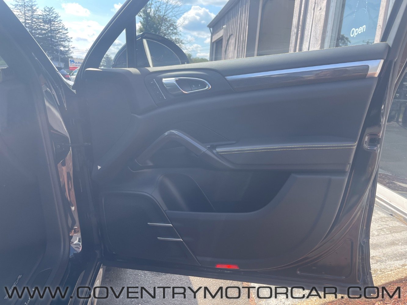 Used 2016 Porsche Cayenne Turbo S image 34