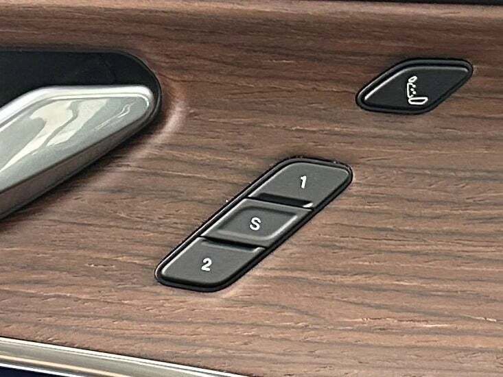 New 2025 Jeep Grand Cherokee Summit w/ Luxury Tech Group V image 40