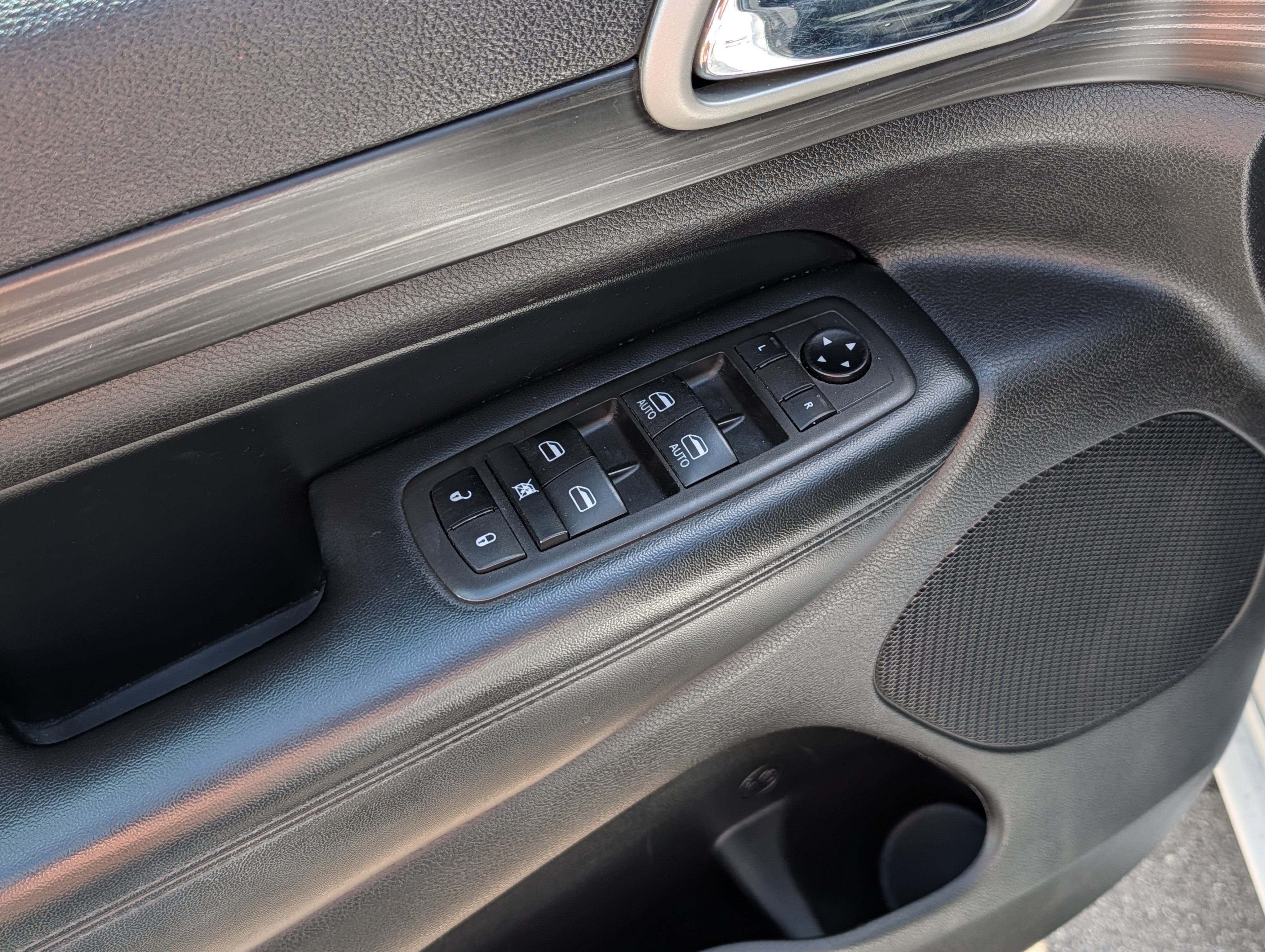 Used 2021 Jeep Grand Cherokee Laredo X AWD/4WD image 19