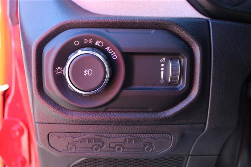 Used 2024 Jeep Wrangler Unlimited Sport AWD/4WD image 18