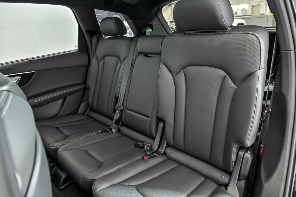 Used 2025 Audi Q7 3.0T Prestige w/ Prestige Package AWD/4WD image 15