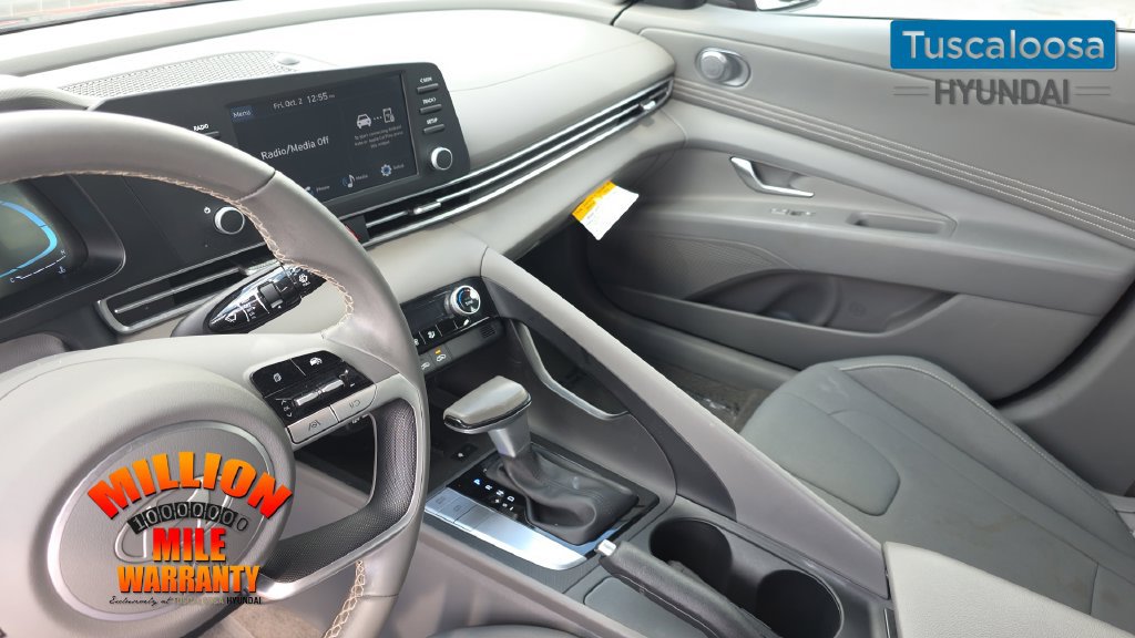 Used 2025 Hyundai Elantra Sport FWD image 22