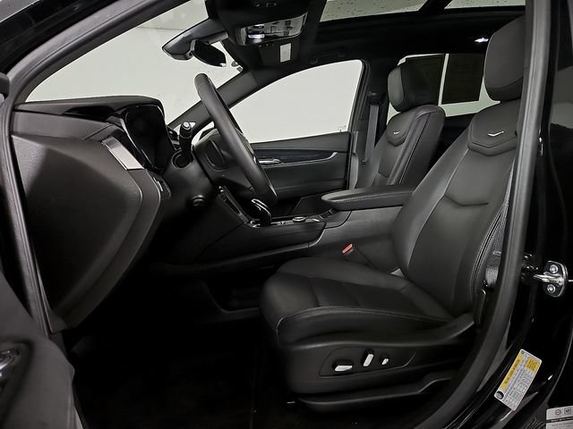 Used 2025 Cadillac XT5 Premium Luxury FWD image 13