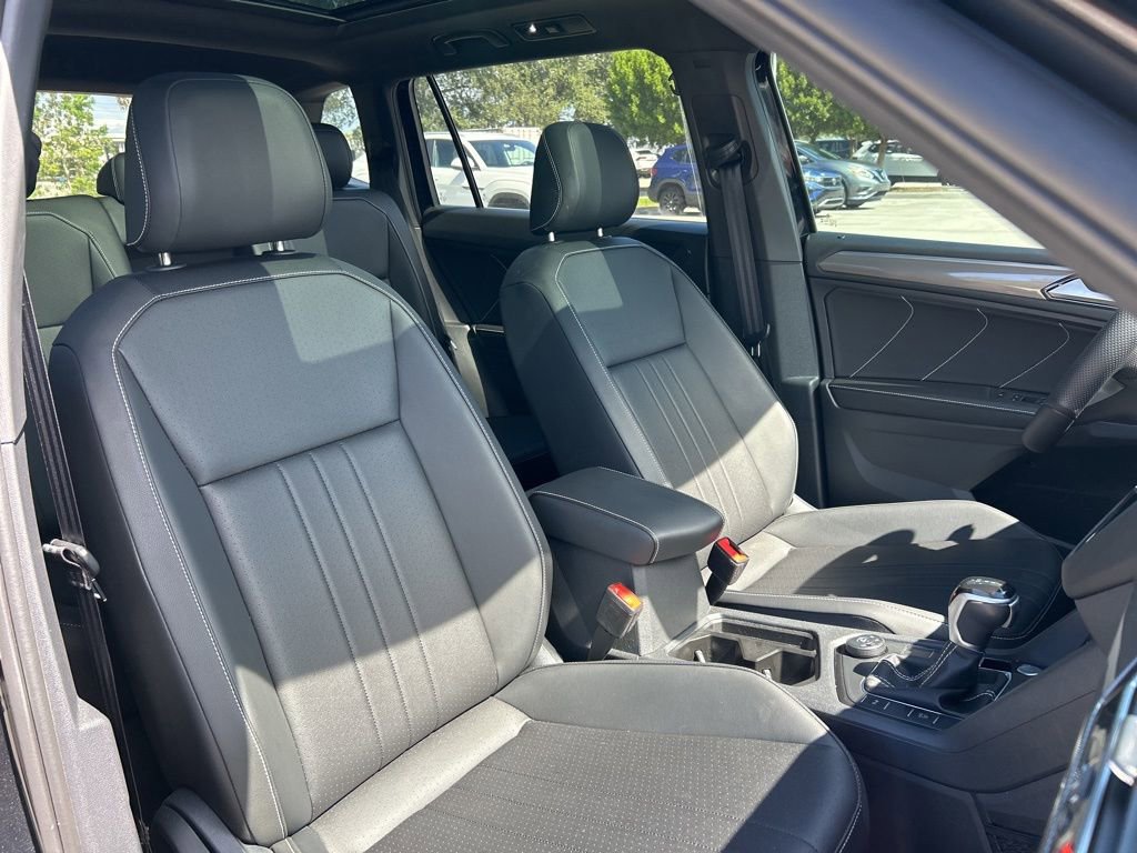 Certified 2024 Volkswagen Tiguan SE R-Line image 38