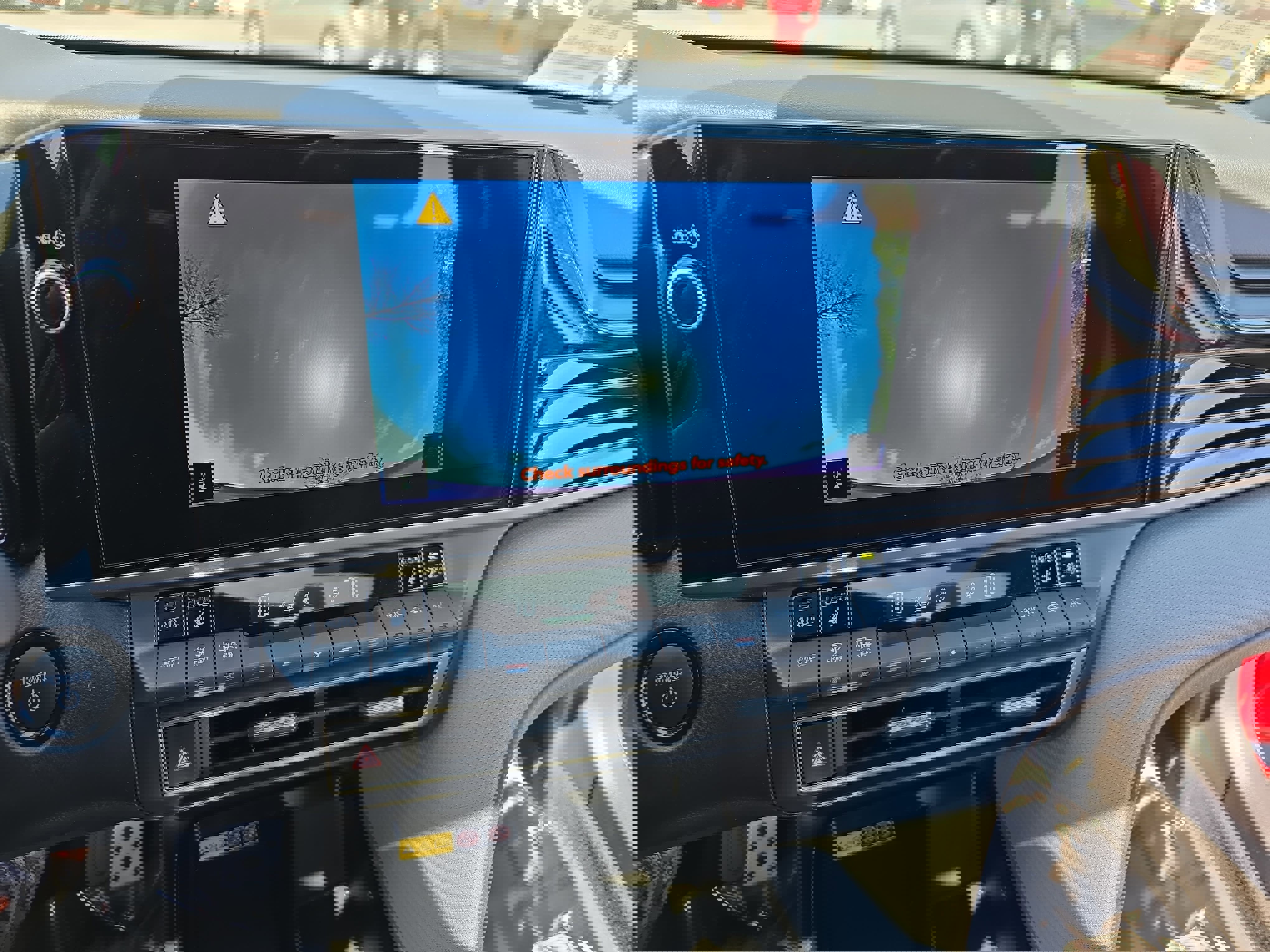 Used 2025 Toyota Camry SE w/ Multimedia Upgrade Package image 23