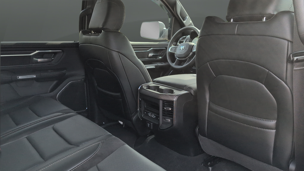 Used 2025 RAM 1500 Laramie AWD/4WD image 26