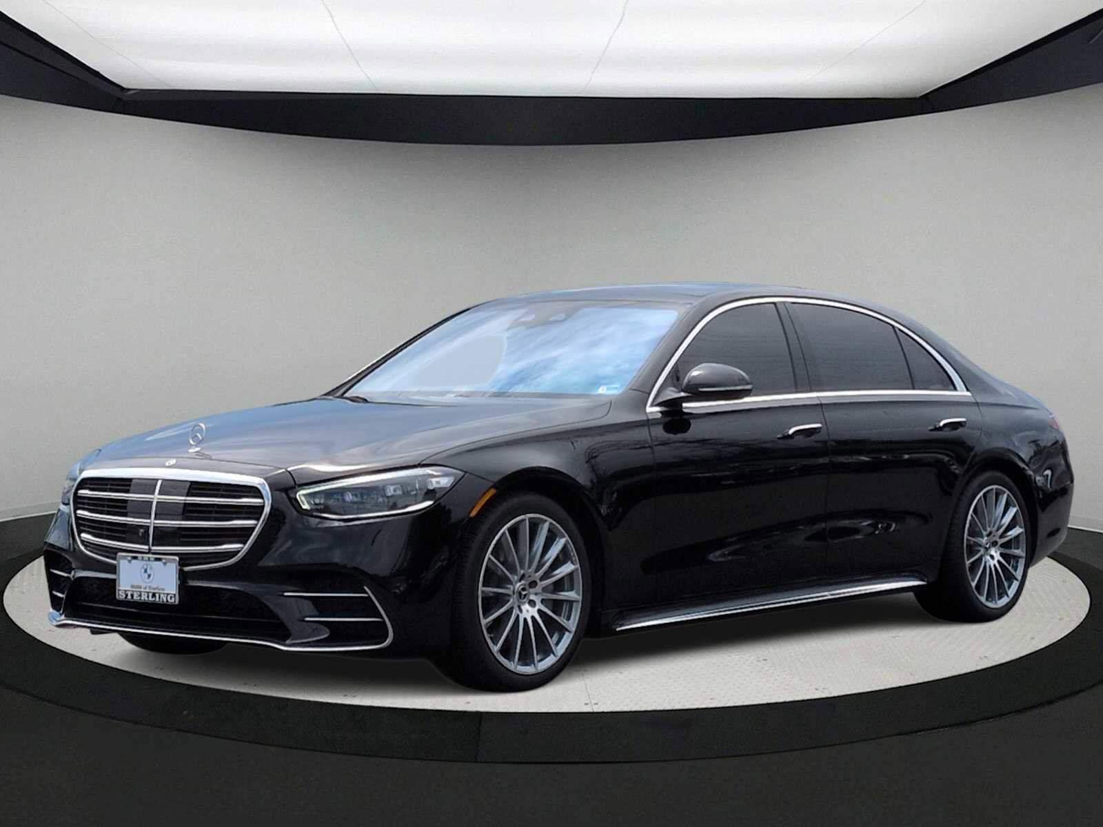 Used 2023 Mercedes-Benz S 580 4MATIC Sedan image 4