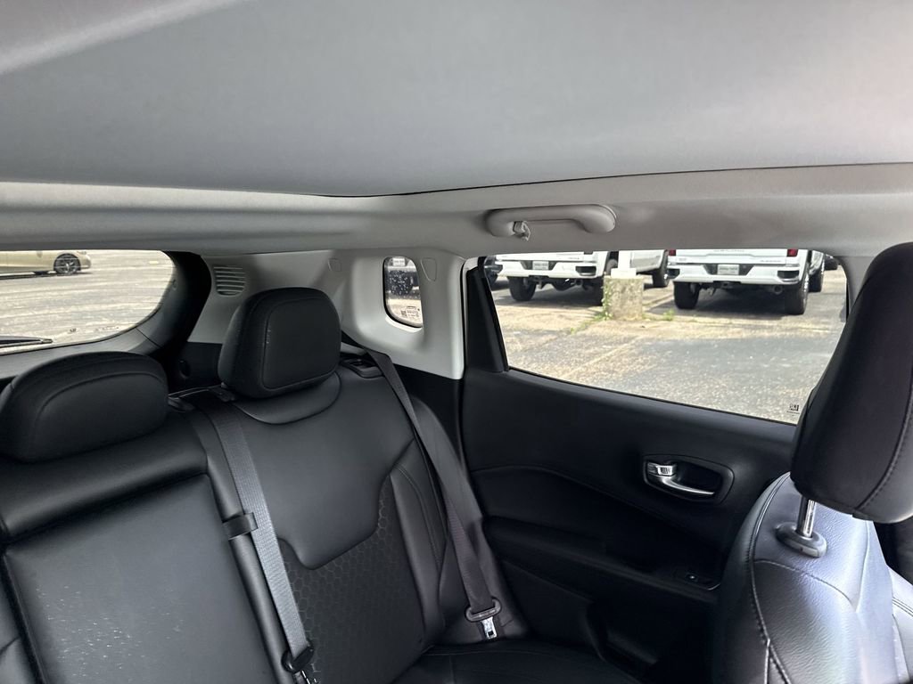Used 2021 Jeep Compass Latitude w/ Sun and Sound Group FWD image 14