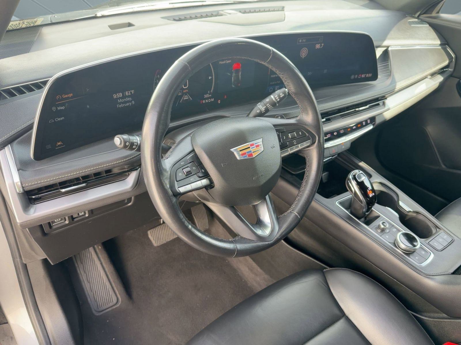 Certified 2024 Cadillac XT4 Premium Luxury image 3