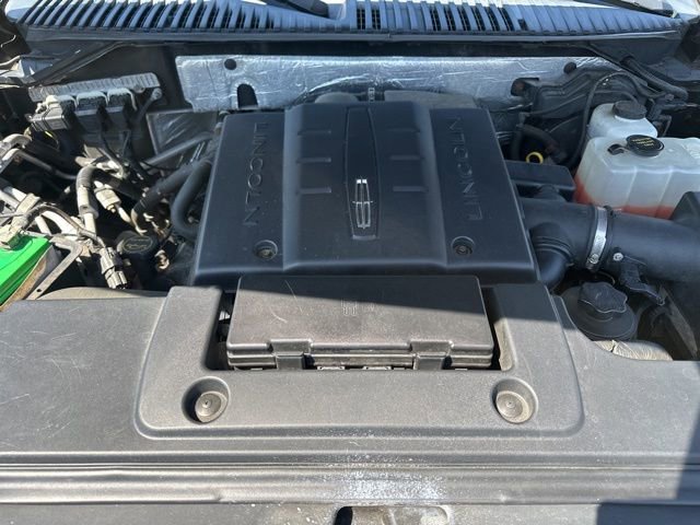 Used 2014 Lincoln Navigator 4WD w/ Equipment Group 101A image 31