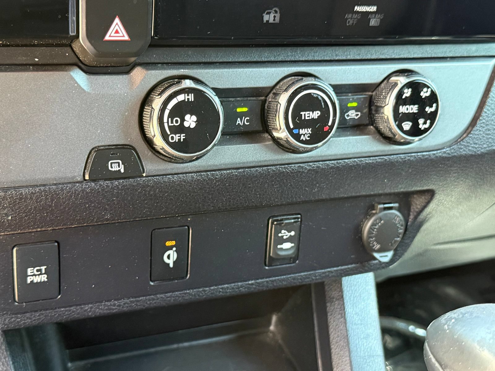 Used 2017 Toyota Tacoma TRD Sport w/ Tow Package RWD image 30