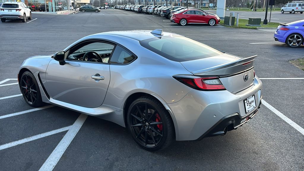 Used 2024 Toyota GR86 Premium w/ Performance Package image 4