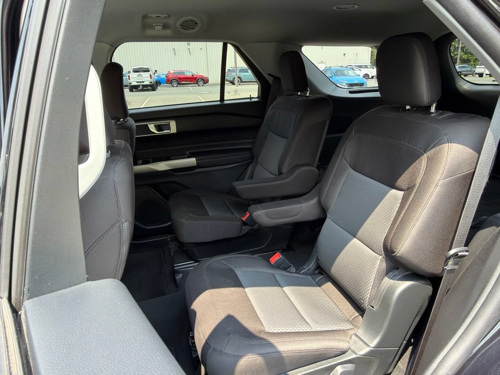 Used 2023 Ford Explorer XLT AWD/4WD image 19